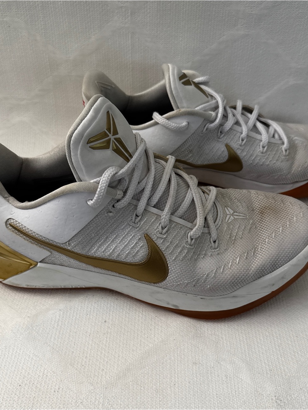Nike Kobe A.D. Big Stage White Gold Gum Basketball Shoes Men's Size 10